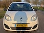 Renault Twingo 1.2 Authentique 3-Drs Airco Electric pakket Audio/CD Colorpakket Getint glas ABS Dealeronderhoud Apk 12/02/2027