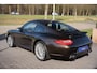 Porsche 911 997.2 3.6 Carrera PDK MK2| 2 eig. | Org.NL NAP | Schuifdak | Volleder | Sportuitlaat | 19 inch | MY 2009 | Macadamia Metallic PTS | Volledig Onderhouden