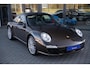 Porsche 911 997.2 3.6 Carrera PDK MK2| 2 eig. | Org.NL NAP | Schuifdak | Volleder | Sportuitlaat | 19 inch | MY 2009 | Macadamia Metallic PTS | Volledig Onderhouden