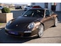 Porsche 911 997.2 3.6 Carrera PDK MK2| 2 eig. | Org.NL NAP | Schuifdak | Volleder | Sportuitlaat | 19 inch | MY 2009 | Macadamia Metallic PTS | Volledig Onderhouden