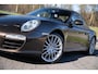 Porsche 911 997.2 3.6 Carrera PDK MK2| 2 eig. | Org.NL NAP | Schuifdak | Volleder | Sportuitlaat | 19 inch | MY 2009 | Macadamia Metallic PTS | Volledig Onderhouden