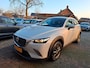 Mazda CX-3 2.0 SkyActiv-G 120 Dynamic. Dealer onderhouden, in nieuwstaat. O.a. navigatie, bluetooth, stoelverwarm., cruise, etc.