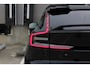 Volvo EC40 Twin Motor Ultra Black Edition 82 kWh | Nieuwprijs van €61.500,-+ | Elektrisch bedienbare bestuurdersstoel met geheugen | Park Assist voor + achter | 360-Camera | Premium Audio by Harman Kardon | Adaptieve Cruise Control | Pilot Assist | Glazen panoramisch dak | Extra getint glas achter | Blind Spot Information System | Google Services | 20'' Lichtmetalen wielen |