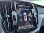 Volvo XC60 2.0 T6 Plug-in hybrid AWD Ultra Bright / Luchtvering / Trekhaak / Pano. dak / Massage stoelen / Elek. verstelbare stoelen / Geventileerde en verwarmde stoelen / Harman Kardon / 360 camera /