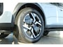 Peugeot 2008 GT | Active Safety Brake met camera en radar (automatisch noodremsysteem) met Distance Alert (waarschuwing dreigende aanrijding) | Advanced Active Safety Brake met camera en radar | Climate Control