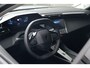Peugeot e-308 Style | 8 jaar fabrieksgarantie of 160.000 kilometer op het accupakket | Autonomous Emergency Braking d.m.v. radar i.p.v. camera | Climate control met links/rechts gescheiden regeling en high efficiëncy koolstoffilter