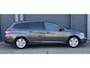 Peugeot 308 SW 1.2 - 130pk | RIJKLAAR EN RIEM v.v. | Trekhaak | Cruise | Airco | PDC |