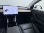 Tesla Model 3 Long Range AWD 75kWh Trekhaak Warmtepomp Lmv 18" AutoPilot Leder Pano-Dak Adaptive-Cruise Camera's Elektr.-Stuur+Stoelen+Spiegels+Geheugen+Easy-Entry+Verwarmde stoelen Park assistent Pdc WIFI Lane-Assist Navi LED DAB Voorverwarmen interieur Keyless One-Pedal-Drive 4WD 1.000kg Trekvermogen Origineel Nederlandse Auto Fabrieksgarantie op Accu en Motor tot 25-09-2028/192.00km