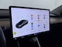 Tesla Model 3 Long Range AWD 75kWh Trekhaak Warmtepomp Lmv 18" AutoPilot Leder Pano-Dak Adaptive-Cruise Camera's Elektr.-Stuur+Stoelen+Spiegels+Geheugen+Easy-Entry+Verwarmde stoelen Park assistent Pdc WIFI Lane-Assist Navi LED DAB Voorverwarmen interieur Keyless One-Pedal-Drive 4WD 1.000kg Trekvermogen Origineel Nederlandse Auto Fabrieksgarantie op Accu en Motor tot 25-09-2028/192.00km