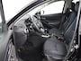 Mazda 2 1.5 Skyact-G Luxury | Stoel & stuurverwarming | Head-Up | Camera | Carplay | Keyless | Full LED | Dodehoek detectie | Climate control | Cruise control | Getint glas | Parkeerhulp