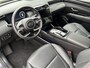 Hyundai Tucson 1.6 T-GDI PHEV Premium 4WD | Lederen bekleding | Stoel- en stuurverwarming | 4WD | Navigatiesysteem | Climate Control | Adaptieve Cruise Control | Plug Inn hybride | Full options | Resterende fabrieksgarantie | Rijklaarprijs |
