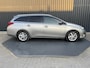 Toyota Auris Touring Sports 1.8 Hybrid Lease+ | Panodak | Stoelverw. | Parkeersensoren V&A | Camera | Prijs Rijklaar!!