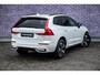 Volvo XC60 Plug-in Hybrid T6 AWD Plus Dark | Long Range | Harman Kardon audio | 360 graden camera | Stoel- en stuurverwarming | Adaptive cruise control | Voorruitverwarming | Dode hoek detectie BLIS | Actieve LED koplampen | Verwarmbare achterbank | Getint glas |