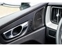 Volvo XC60 Plug-in Hybrid T6 AWD Plus Dark | Long Range | Harman Kardon audio | 360 graden camera | Stoel- en stuurverwarming | Adaptive cruise control | Voorruitverwarming | Dode hoek detectie BLIS | Actieve LED koplampen | Verwarmbare achterbank | Getint glas |
