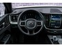 Volvo XC60 Plug-in Hybrid T6 AWD Plus Dark | Long Range | Harman Kardon audio | 360 graden camera | Stoel- en stuurverwarming | Adaptive cruise control | Voorruitverwarming | Dode hoek detectie BLIS | Actieve LED koplampen | Verwarmbare achterbank | Getint glas |