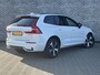 Volvo XC60 Plug-in Hybrid T6 AWD Plus Dark | Long Range | Harman Kardon audio | 360 graden camera | Stoel- en stuurverwarming | Adaptive cruise control | Voorruitverwarming | Dode hoek detectie BLIS | Actieve LED koplampen | Verwarmbare achterbank | Getint glas |