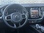 Volvo XC60 Plug-in Hybrid T6 AWD Plus Dark | Long Range | Harman Kardon audio | 360 graden camera | Stoel- en stuurverwarming | Adaptive cruise control | Voorruitverwarming | Dode hoek detectie BLIS | Actieve LED koplampen | Verwarmbare achterbank | Getint glas |