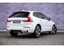 Volvo XC60 Plug-in Hybrid T6 AWD Plus Dark | Long Range | Harman Kardon audio | 360 graden camera | Stoel- en stuurverwarming | Adaptive cruise control | Voorruitverwarming | Dode hoek detectie BLIS | Actieve LED koplampen | Verwarmbare achterbank | Getint glas |