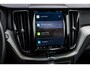 Volvo XC60 Plug-in Hybrid T6 AWD Plus Dark | Long Range | Harman Kardon audio | 360 graden camera | Stoel- en stuurverwarming | Adaptive cruise control | Voorruitverwarming | Dode hoek detectie BLIS | Actieve LED koplampen | Verwarmbare achterbank | Getint glas |