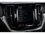 Volvo XC60 Plug-in Hybrid T6 AWD Plus Dark | Long Range | Harman Kardon audio | 360 graden camera | Stoel- en stuurverwarming | Adaptive cruise control | Voorruitverwarming | Dode hoek detectie BLIS | Actieve LED koplampen | Verwarmbare achterbank | Getint glas |