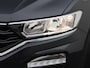Volkswagen T-Roc 1.5TSI/150PK DSG · Navigatie · Parkeersensoren · Lane assist