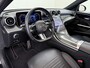 Mercedes-Benz C-klasse 200 AMG // Panoramadak // Trekhaak // Carplay // Camera // Nightpakket // Alarm // 19 inch // Sfeerverlichting