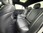 Mercedes-Benz C-klasse 200 AMG // Panoramadak // Trekhaak // Carplay // Camera // Nightpakket // Alarm // 19 inch // Sfeerverlichting