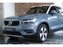 Volvo XC40 B4 Automaat Business Pro | Adaptieve cruise control | BLIS | Zwarte Roofrails optioneel | Parkeercamera | Volvo on Call | Navigatie | 18 inch Lichtmetalen velgen