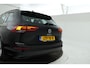 Volkswagen Golf 2.0 TDI Life Business Automaat, Navigatie,