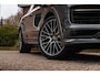 Porsche Cayenne Coupé 3.0 E-Hybrid Platinum Edition Sport Design Luchtvering Pano Soft Black Optic Close 22''