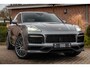 Porsche Cayenne Coupé 3.0 E-Hybrid Platinum Edition Sport Design Luchtvering Pano Soft Black Optic Close 22''