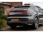 Porsche Cayenne Coupé 3.0 E-Hybrid Platinum Edition Sport Design Luchtvering Pano Soft Black Optic Close 22''