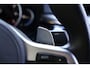 BMW 5-Serie M550i xDrive Executive M-Sport | Merino leder | 20" | Driving Assistent Plus | Comfort stoel met geheugen | Real-Time Traffic information | Zonnerolgordijnen achter | Stoelverwarming voor en achter | Etc.