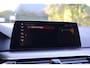 BMW 5-Serie M550i xDrive Executive M-Sport | Merino leder | 20" | Driving Assistent Plus | Comfort stoel met geheugen | Real-Time Traffic information | Zonnerolgordijnen achter | Stoelverwarming voor en achter | Etc.
