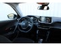 Peugeot e-2008 EV Active Pack 50 kWh | Incl. 12 maanden garantie | Cruise control | Rijstrook assistent | Climate control | Apple carplay/Andriod auto | DAB radio | Navigatie | Afneembare trekhaak