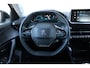 Peugeot e-2008 EV Active Pack 50 kWh | Incl. 12 maanden garantie | Cruise control | Rijstrook assistent | Climate control | Apple carplay/Andriod auto | DAB radio | Navigatie | Afneembare trekhaak