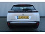 Peugeot e-2008 EV Active Pack 50 kWh | Incl. 12 maanden garantie | Cruise control | Rijstrook assistent | Climate control | Apple carplay/Andriod auto | DAB radio | Navigatie | Afneembare trekhaak