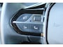 Peugeot e-2008 EV Active Pack 50 kWh | Incl. 12 maanden garantie | Cruise control | Rijstrook assistent | Climate control | Apple carplay/Andriod auto | DAB radio | Navigatie | Afneembare trekhaak