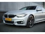 BMW 4-Serie Gran Coupe 430i 252 pk High Executive M-Sportpakket / Frozen-Grey/ Led-Koplamp/ Schuif-Dak/ Head-Up/ Harman&Kardon/ Stoelverw./  Groot-Navi 19''LMV