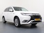 Mitsubishi Outlander 2.4 PHEV Instyle | schuif-/kanteldak | Lederen Bekl. | Standkachel | Stoel- & Stuurverw. |