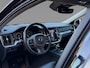 Volvo V60 2.0 T5 Momentum Pro / Pano / HUD / Trekhaak / Leder / Pilot assist