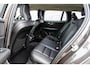 Volvo V60 2.0 B3 Essential Edition | Sport Pack | 19" Black Edition Velgen | Leder | Adaptieve Cruise Control | Stoelverwarming | Park Assist |