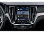 Volvo V60 2.0 B3 Essential Edition | Sport Pack | 19" Black Edition Velgen | Leder | Adaptieve Cruise Control | Stoelverwarming | Park Assist |