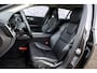 Volvo V60 2.0 B3 Essential Edition | Sport Pack | 19" Black Edition Velgen | Leder | Adaptieve Cruise Control | Stoelverwarming | Park Assist |