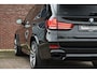 BMW X5 M50d 381pk grijs kenteken Pano HUD H/K Trekh 20inch