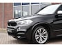 BMW X5 M50d 381pk grijs kenteken Pano HUD H/K Trekh 20inch