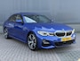 BMW 3-Serie 330i High Executive / M Sport / Schuif Kantel Dak / Laser Light / Trekhaak / Elektrische Stoelen met Geheugen / Harman Kardon / Head-Up Display / 360º Camera /