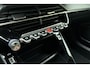 Peugeot e-2008 EV Style 50 kWh 3-Fase l 1e Eigenaar l Camera l PDC l LED l DAB l Apple Carplay & Android Auto l Climate Control l Cruise Control l Lichtmetalen Velgen