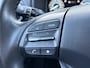 Hyundai Kona Electric EV Comfort 64 kWh / Navi in Apple Carplay/Android Auto / Airco (automatisch) / Cruise control adaptief met Stop&Go / Soh 100 % /