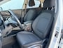 Hyundai Kona Electric EV Comfort 64 kWh / Navi in Apple Carplay/Android Auto / Airco (automatisch) / Cruise control adaptief met Stop&Go / Soh 100 % /